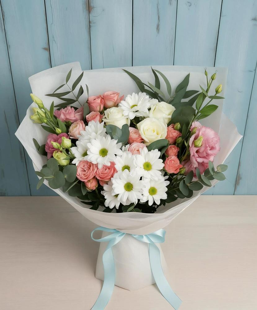 Букет цветов из: Розы, Лизиантусы и Хризантемы в Прикубанский