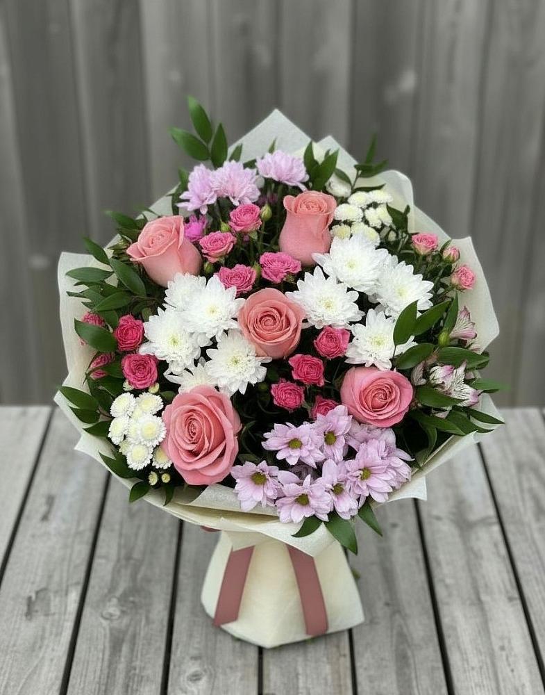 Букет цветов из: Альстромерии, Гвоздики, Розы и Хризантемы в Прикубанский