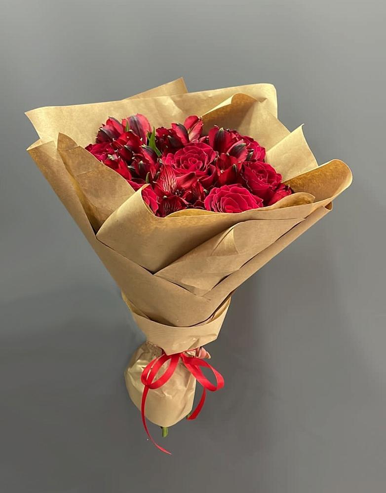 Букет цветов из: Альстромерии и Розы в Прикубанский