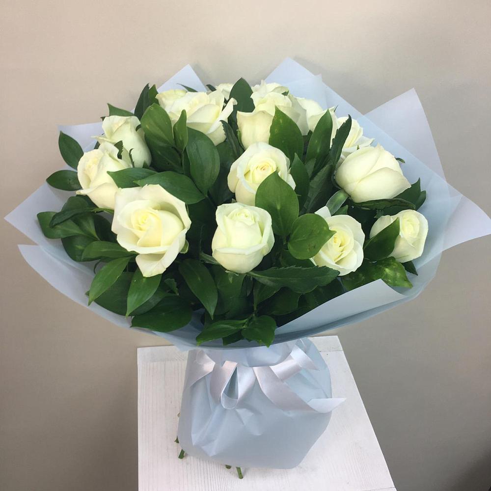 Букет 15 Белых роз Проуд в Прикубанский