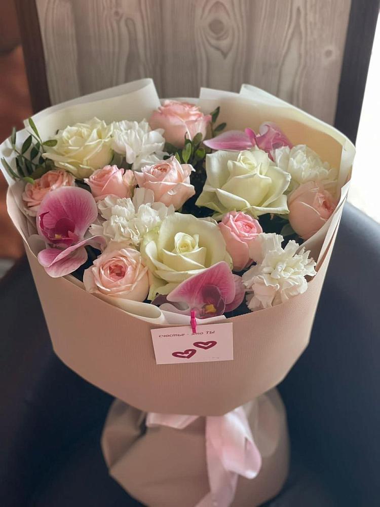 Букет цветов из: Орхидеи, Розы и Гвоздики в Прикубанский