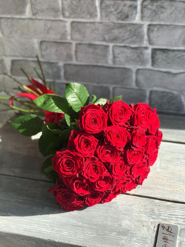 Букет Красные розы Фридом в Прикубанский