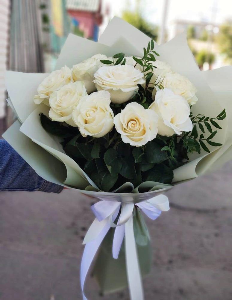 Букет Белые розы Проуд в Прикубанский