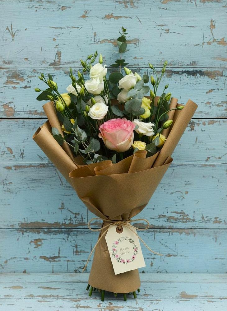 Букет цветов из: Розы и Лизиантусы в Прикубанский