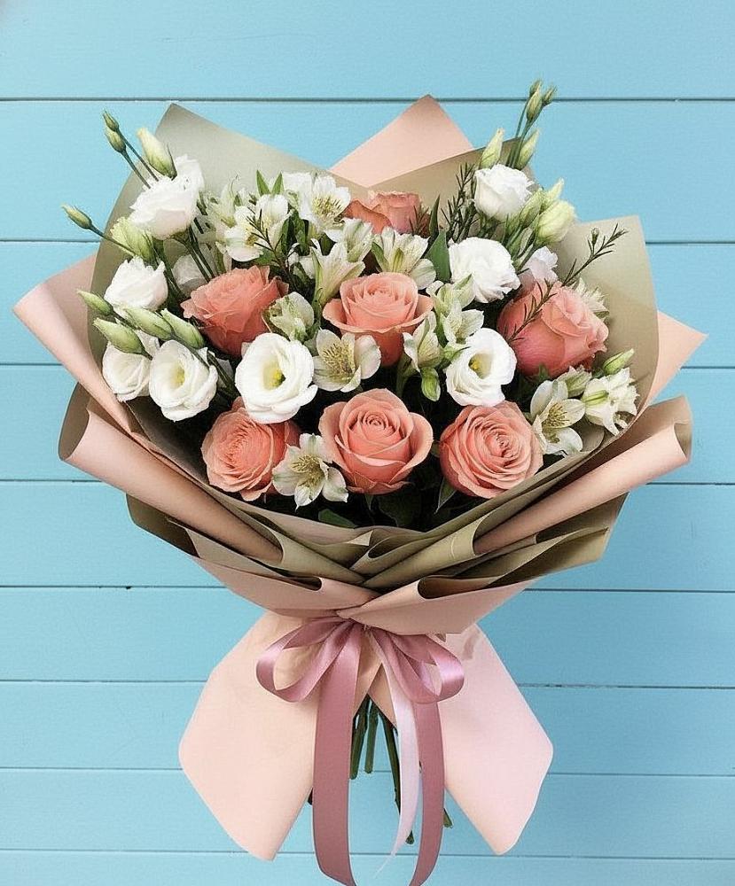 Букет цветов из: Розы, Альстромерии и Лизиантусы в Прикубанский