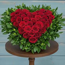 Цветочная композиция из Розы в виде сердца #REPLACE_PRED# Прикубанский