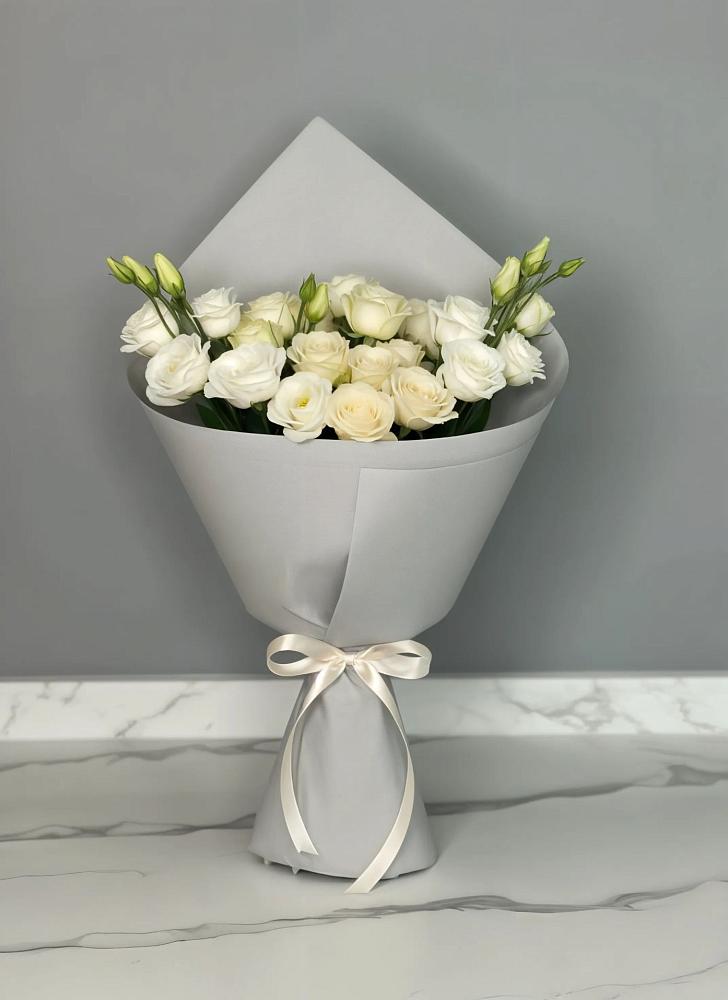 Букет цветов из: Розы и Лизиантусы в Прикубанский