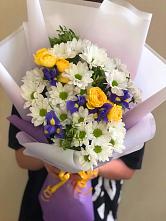 Букет цветов из:  Ирисы, Хризантемы и Розы #REPLACE_PRED# Прикубанский