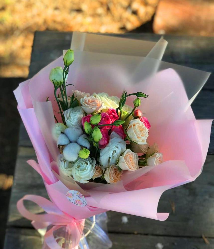 Букет цветов из: Розы и Лизиантусы в Прикубанский