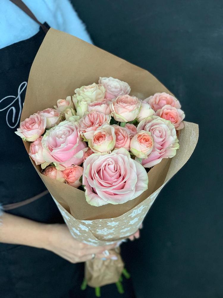 Букет цветов из: Хризантемы и Розы в Прикубанский