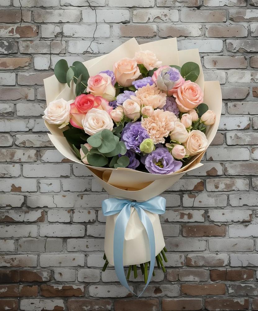 Букет цветов из: Розы, Лизиантусы и Гвоздики в Прикубанский