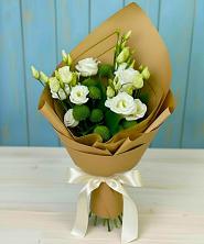 Букет цветов из:  Хризантемы и Лизиантусы в Прикубанский