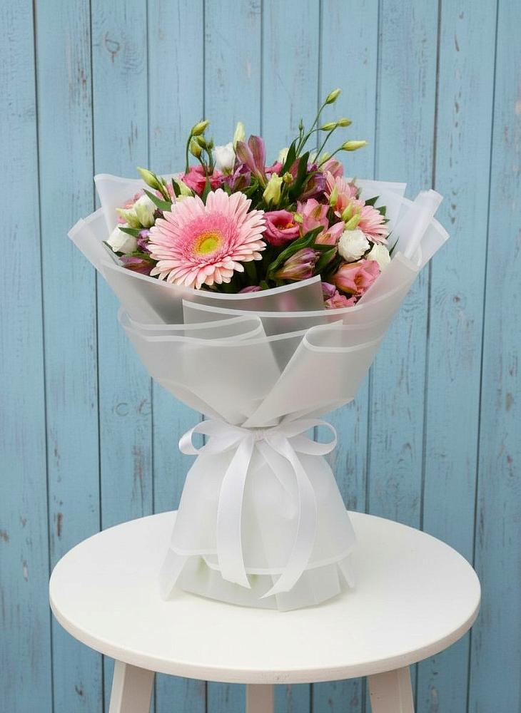 Букет цветов из: Герберы, Альстромерии и Лизиантусы в Прикубанский