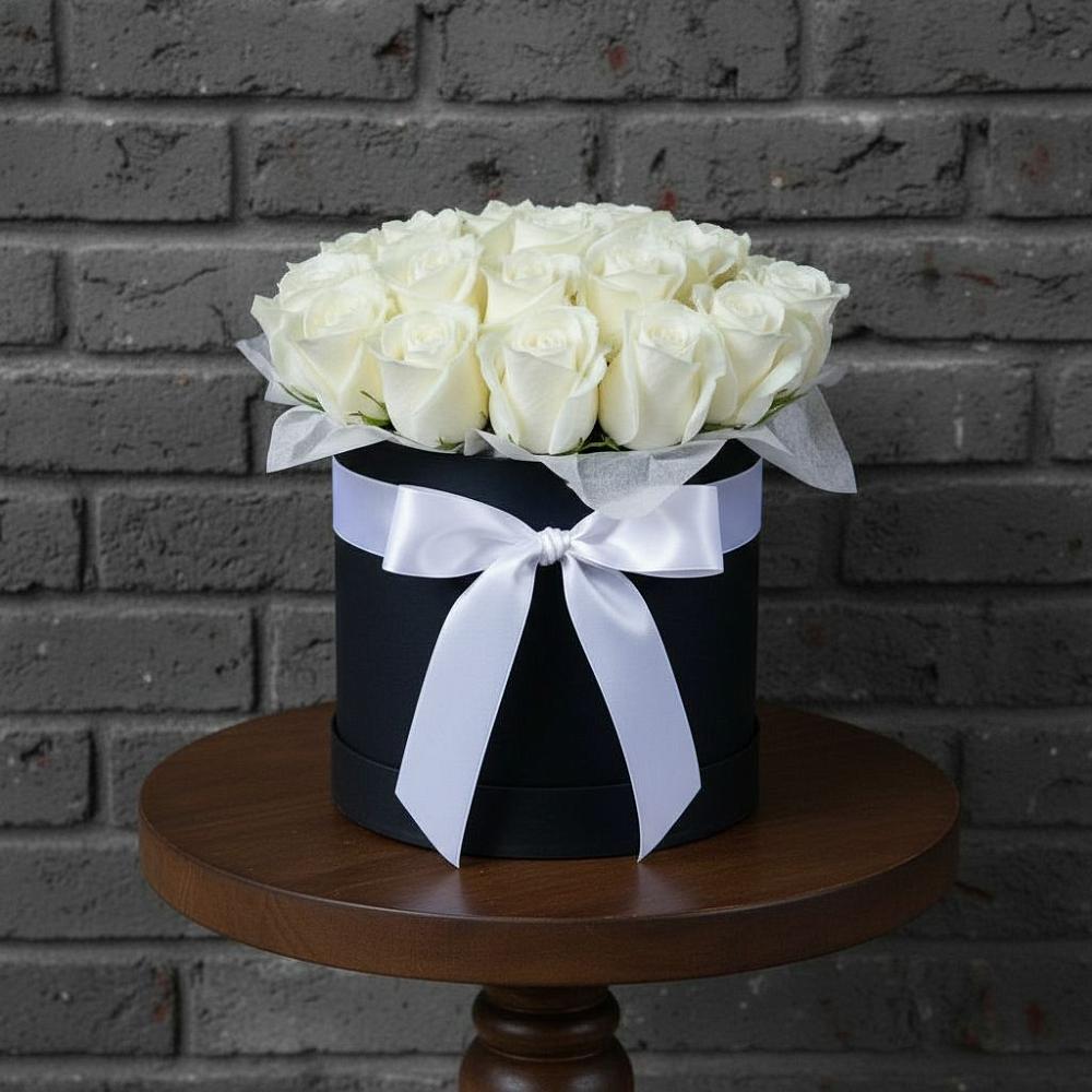 Цветочная композиция из Розы в шляпной коробке в Прикубанский