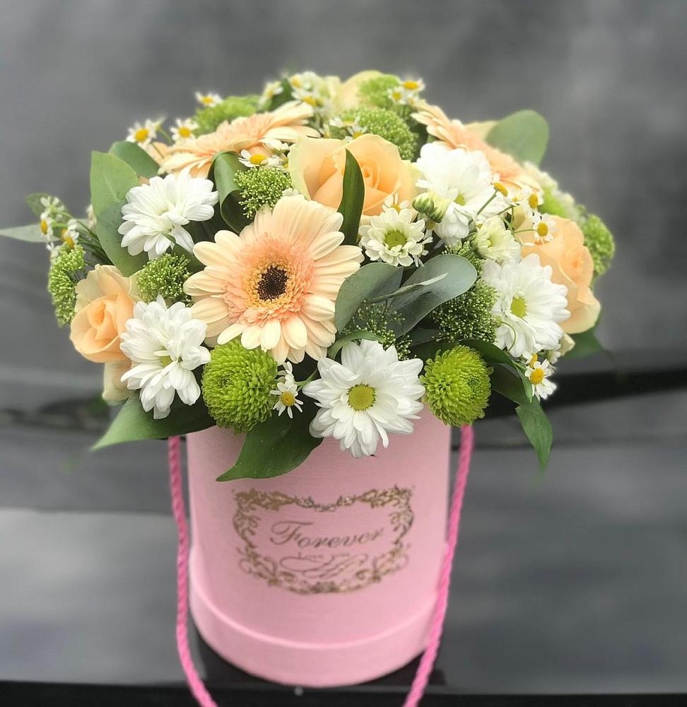 Цветочная композиция из Розы, Герберы и Хризантемы в шляпной коробке в Прикубанский