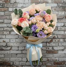 Букет цветов из:  Розы, Лизиантусы и Гвоздики #REPLACE_PRED# Прикубанский