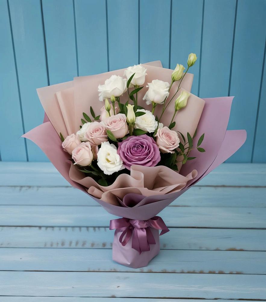 Букет цветов из: Розы и Лизиантусы в Прикубанский